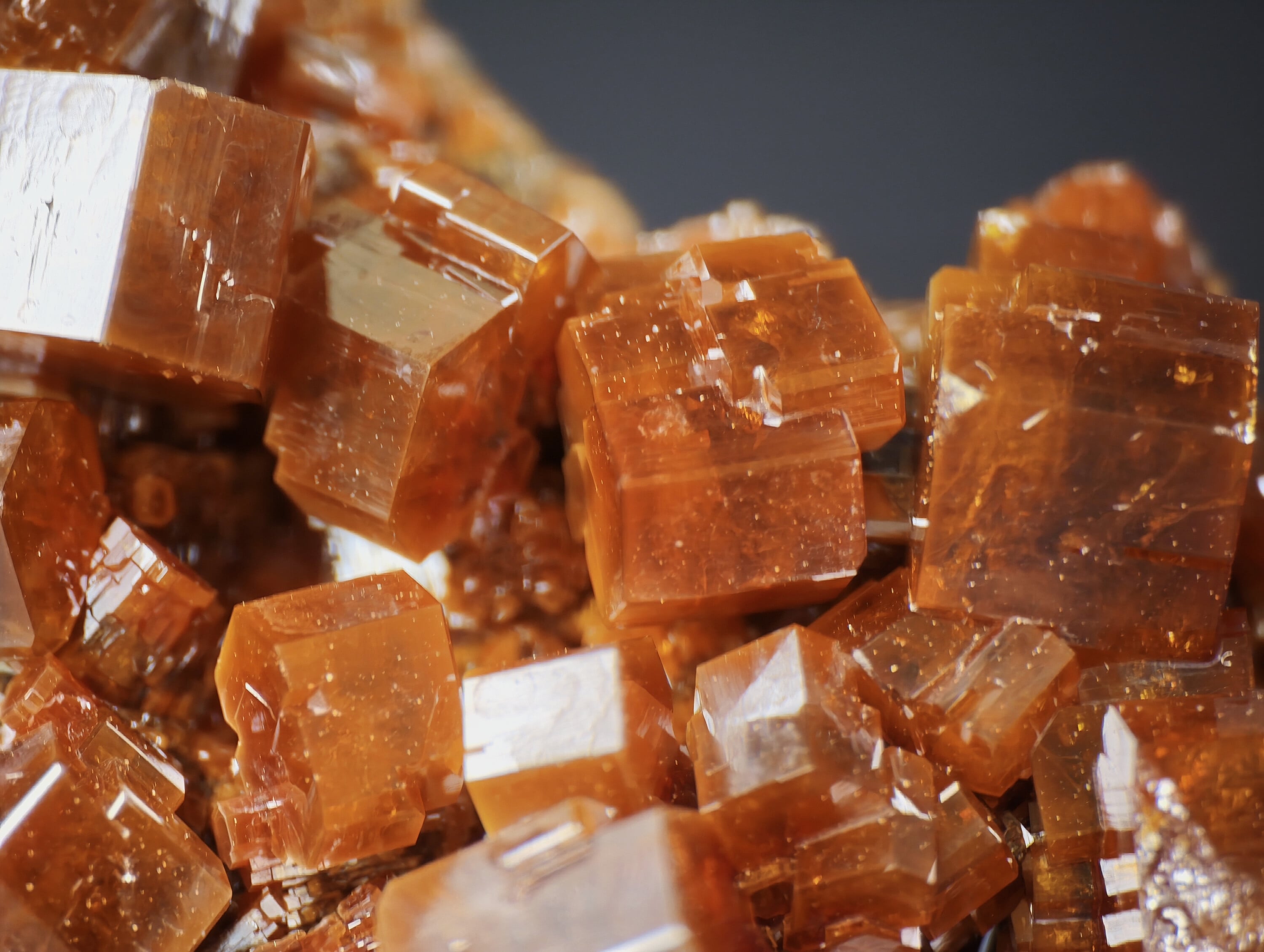 Cristaux Lustrés de Vanadinite, Mibladen, Maroc, 5