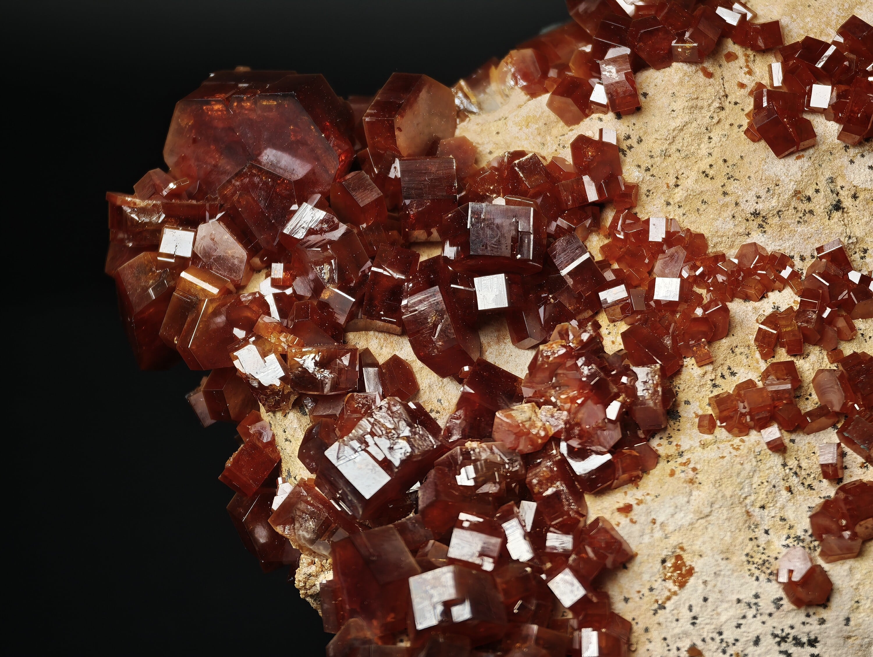Vanadinite sur Matrice, Mibladen, Maroc, 2