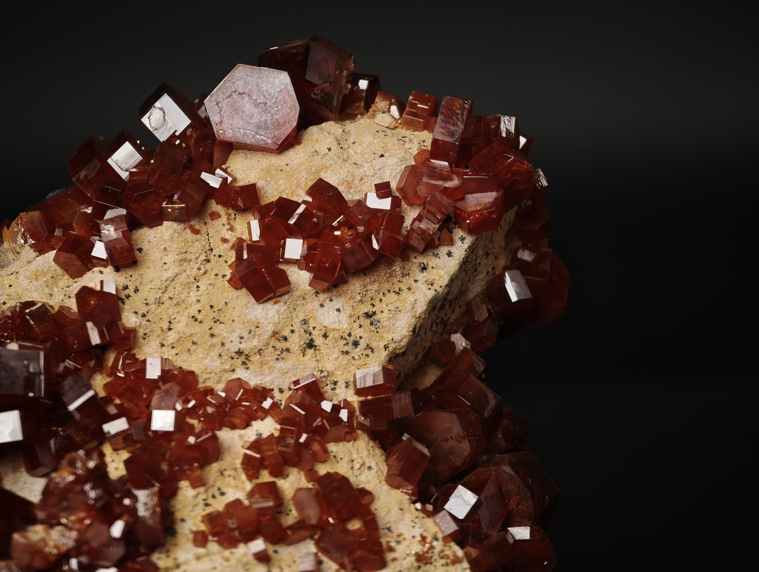 Vanadinite sur Matrice, Mibladen, Maroc, 3