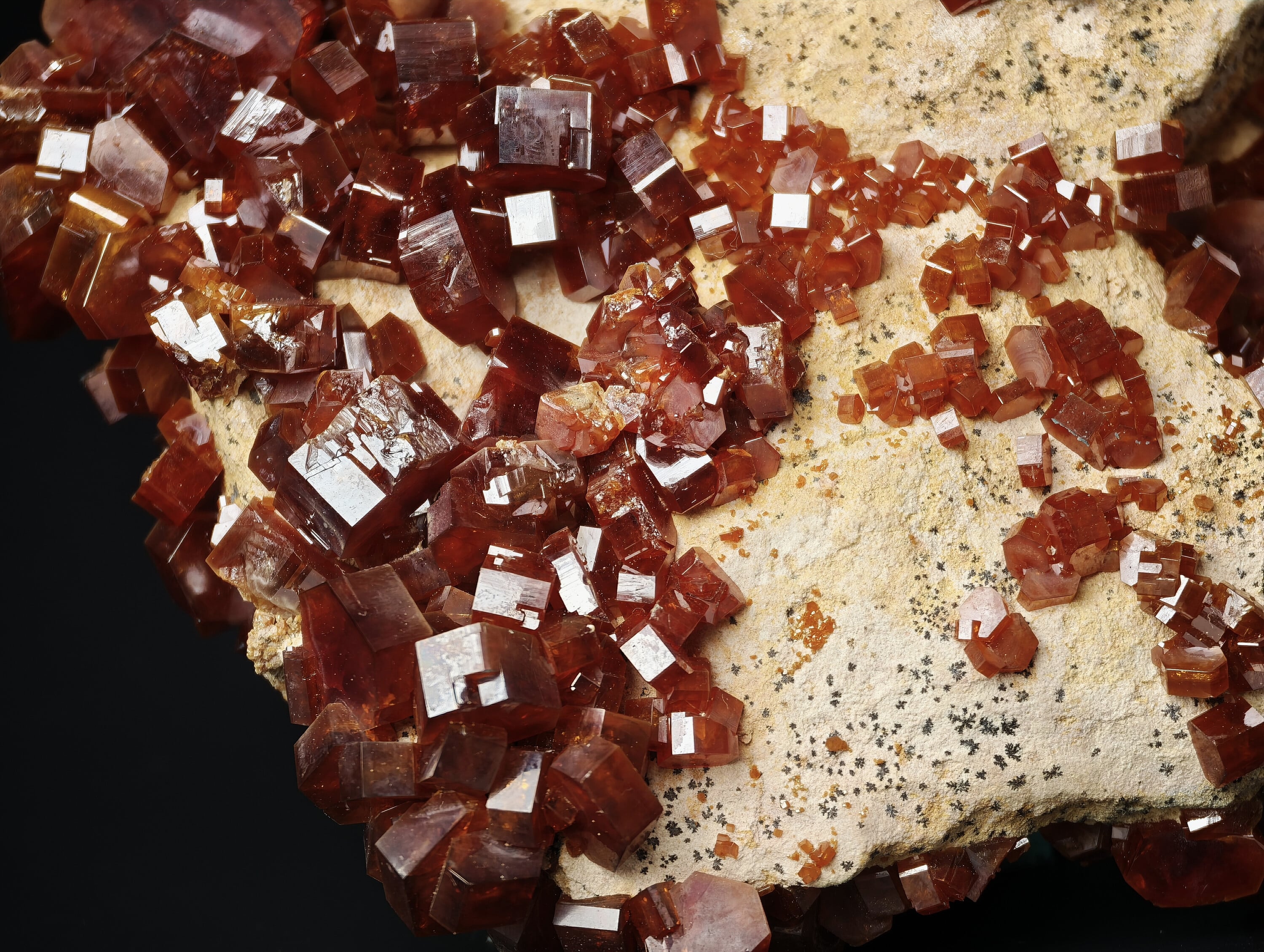 Vanadinite sur Matrice, Mibladen, Maroc, 4
